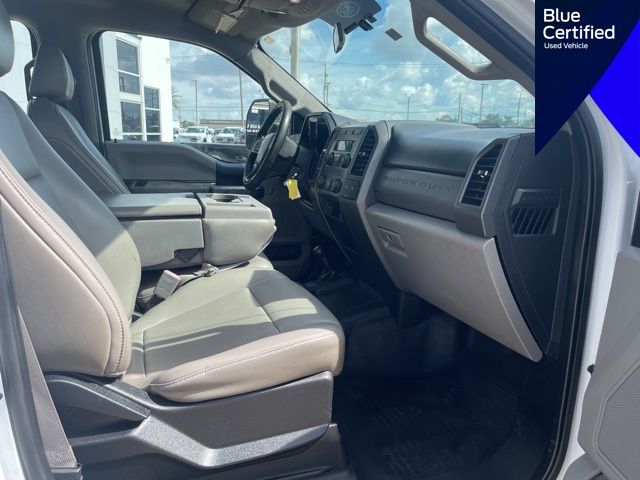 2019 Ford F-350 Super Duty Chassis Cab XL - Photo 15