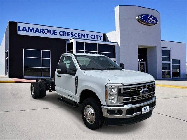 2025 Ford F-350 Super Duty Chassis Cab