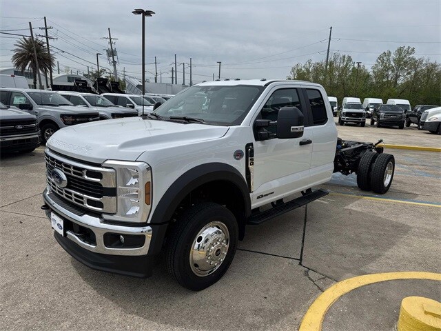 2025 Ford F-550 XL photo 3
