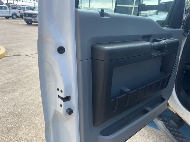 2016 Ford F-550 - Photo 19