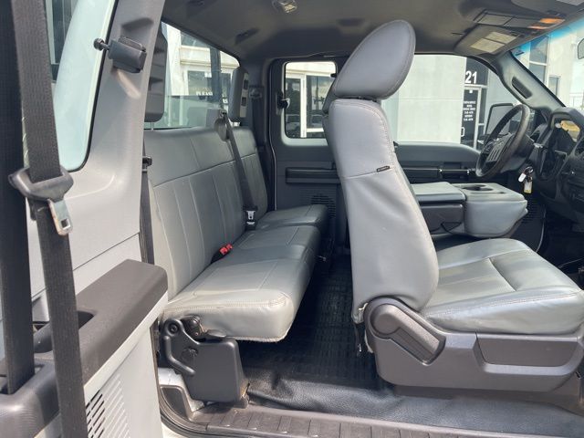 2016 Ford F-550 - Photo 11