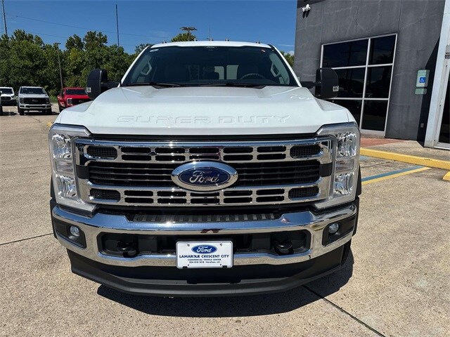 2025 Ford F-550 XL photo 2