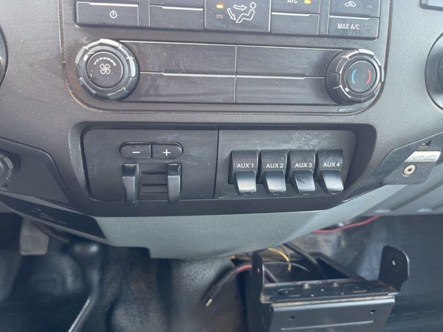 2016 Ford F-550 - Photo 25