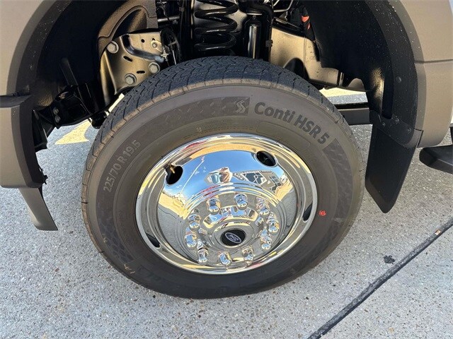 2026 Ford F-450 photo 4