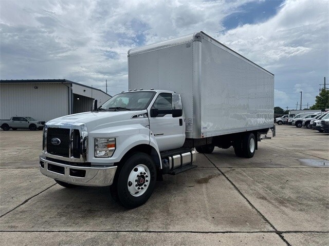 2025 Ford F-750 Base photo 2