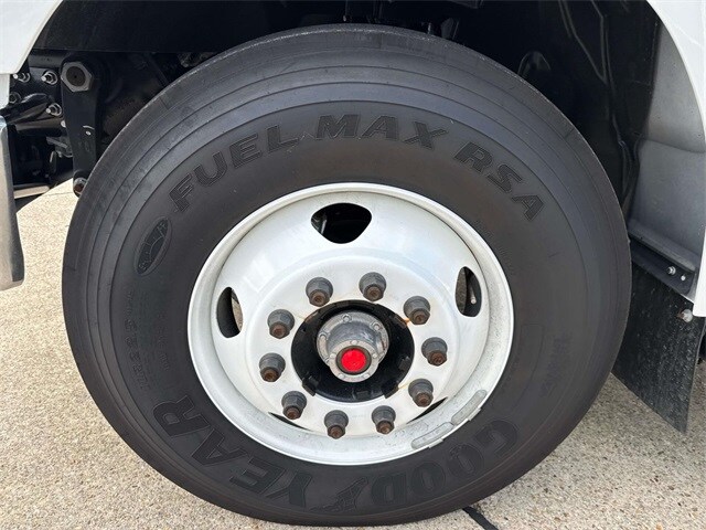 2025 Ford F-750 Base photo 4