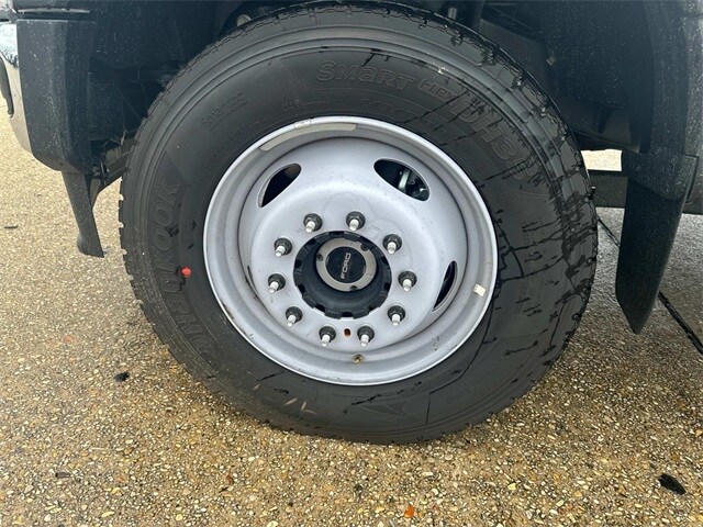 2024 Ford F-600 photo 4