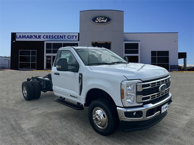2024 Ford F-350 Super Duty Chassis Cab