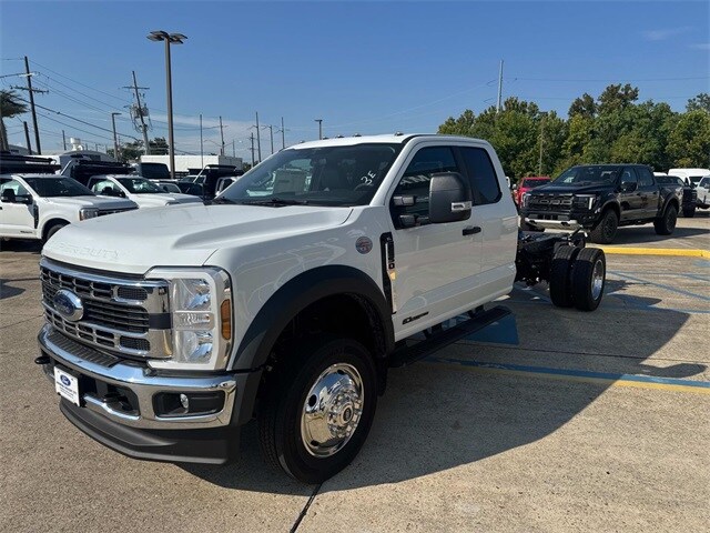 2025 Ford F-550 XL photo 3