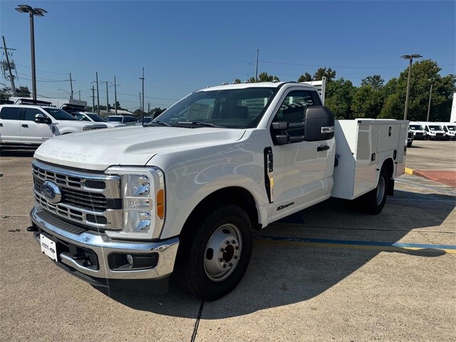 2023 Ford F-350 photo 3