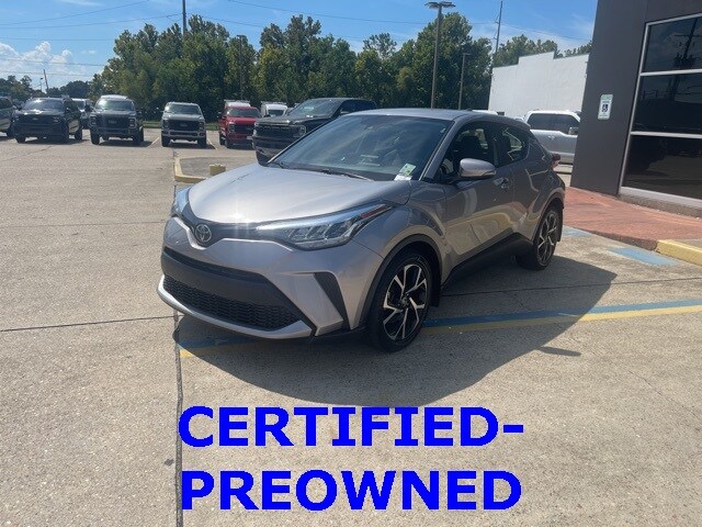 2020 Toyota C-HR LE photo 3
