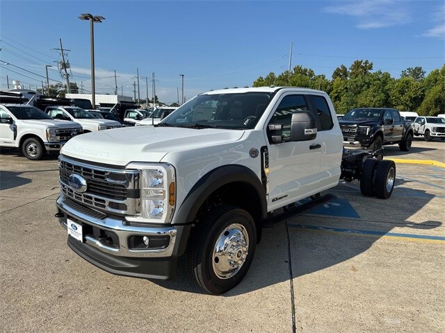 2025 Ford F-550 XL photo 2
