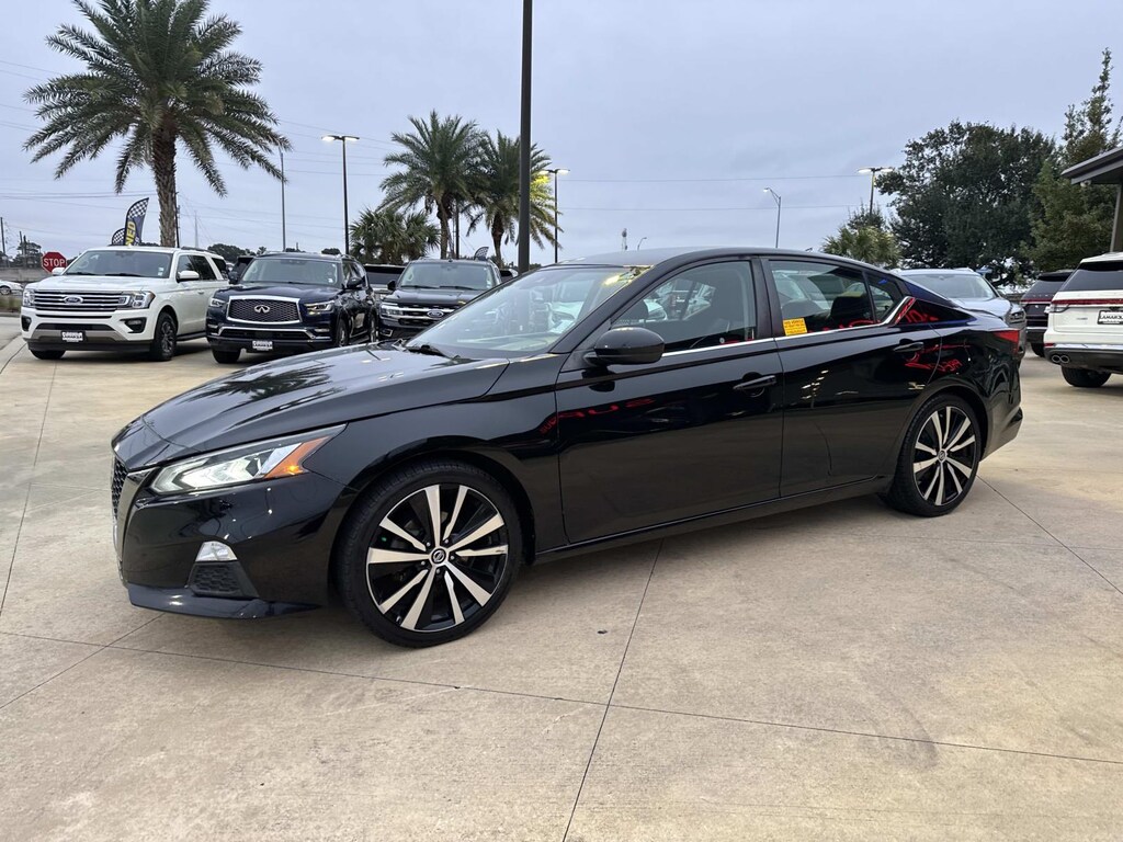 Used 2020 Nissan Altima 2.5 SR Sedan Car