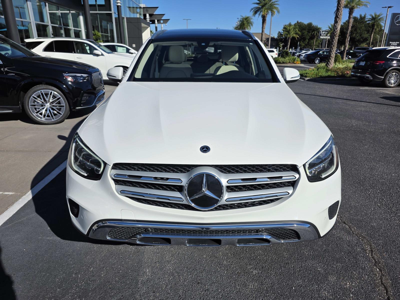 2021 Mercedes Benz GLC 300 photo 3