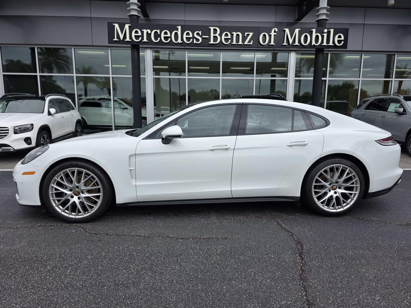 2021 Porsche Panamera Base's photo