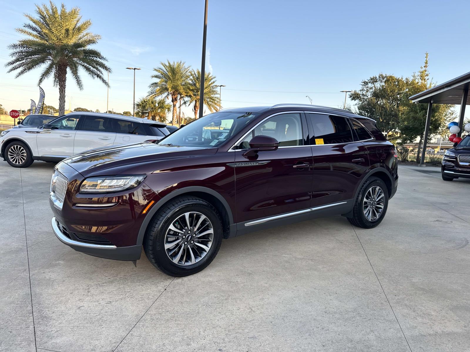 2023 Lincoln Nautilus Standard photo 4