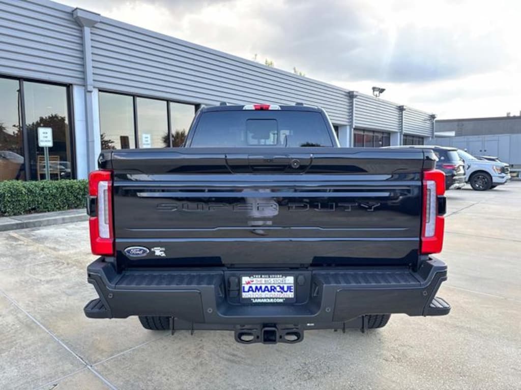New 2025 Ford F-250SD Platinum Truck