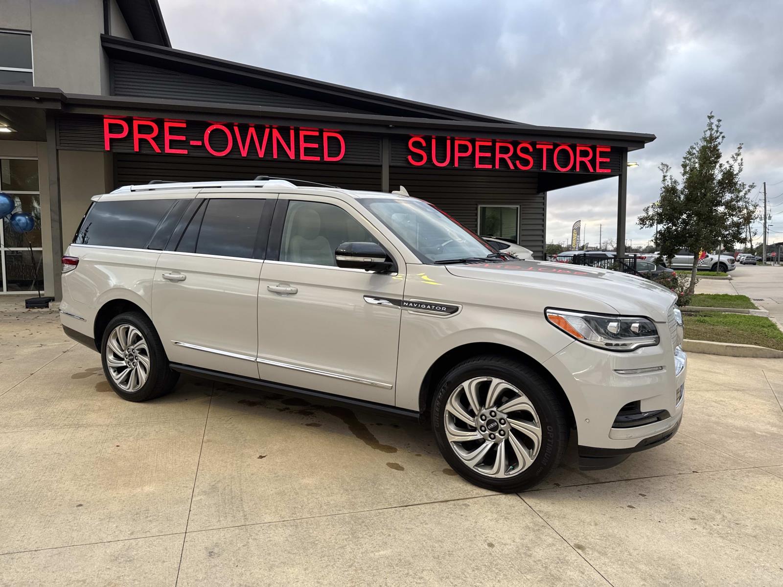 2022 Lincoln Navigator Reserve's photo