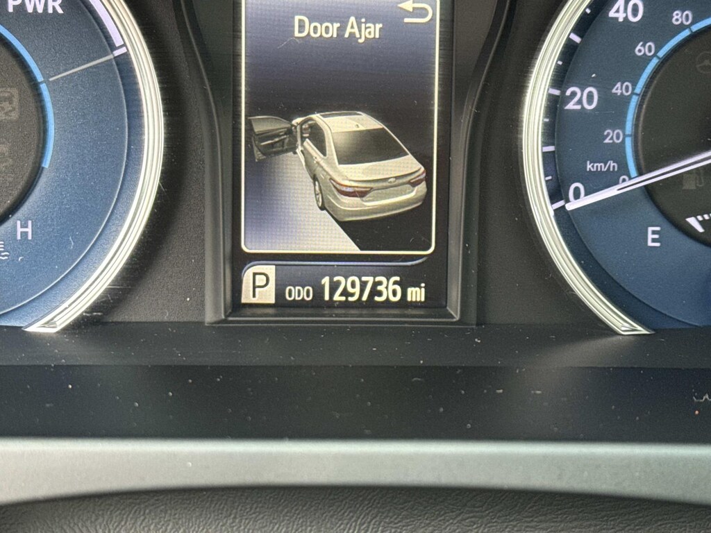 Used 2017 Toyota Camry Hybrid LE CVT (Natl) Car