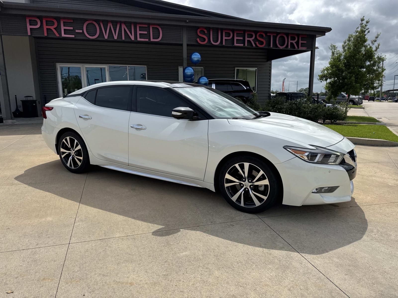 2017 Nissan Maxima Platinum's photo