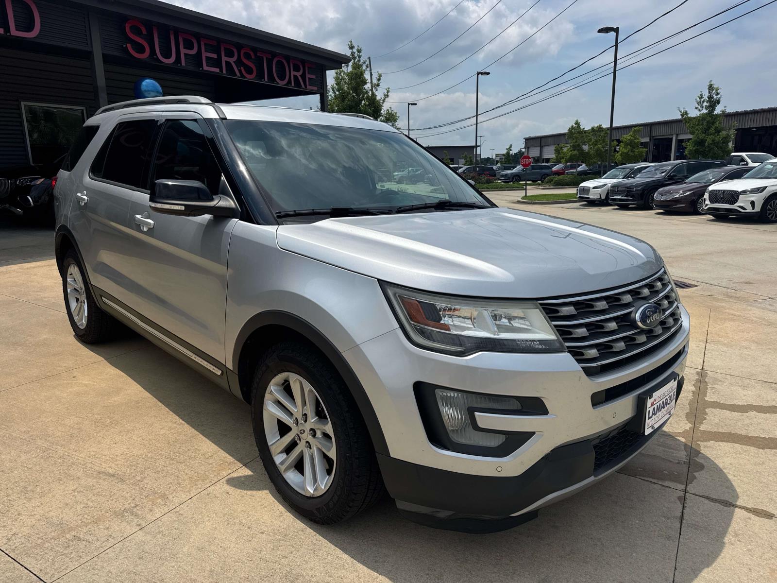 2016 Ford Explorer XLT FWD's photo