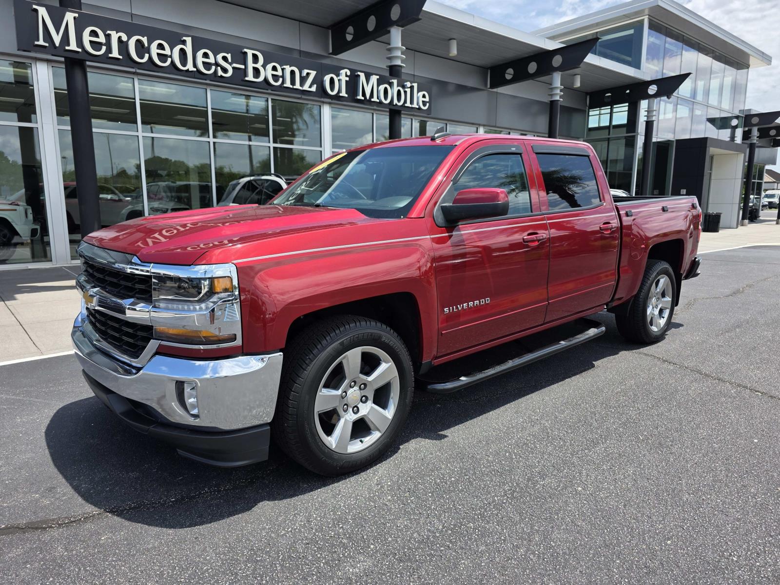 Used 2018 Chevrolet Silverado 1500 LT with VIN 3GCPCREC6JG582857 for sale in Kenner, LA