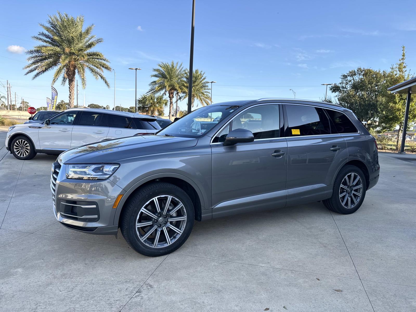 2017 Audi Q7 3.0 Premium photo 2