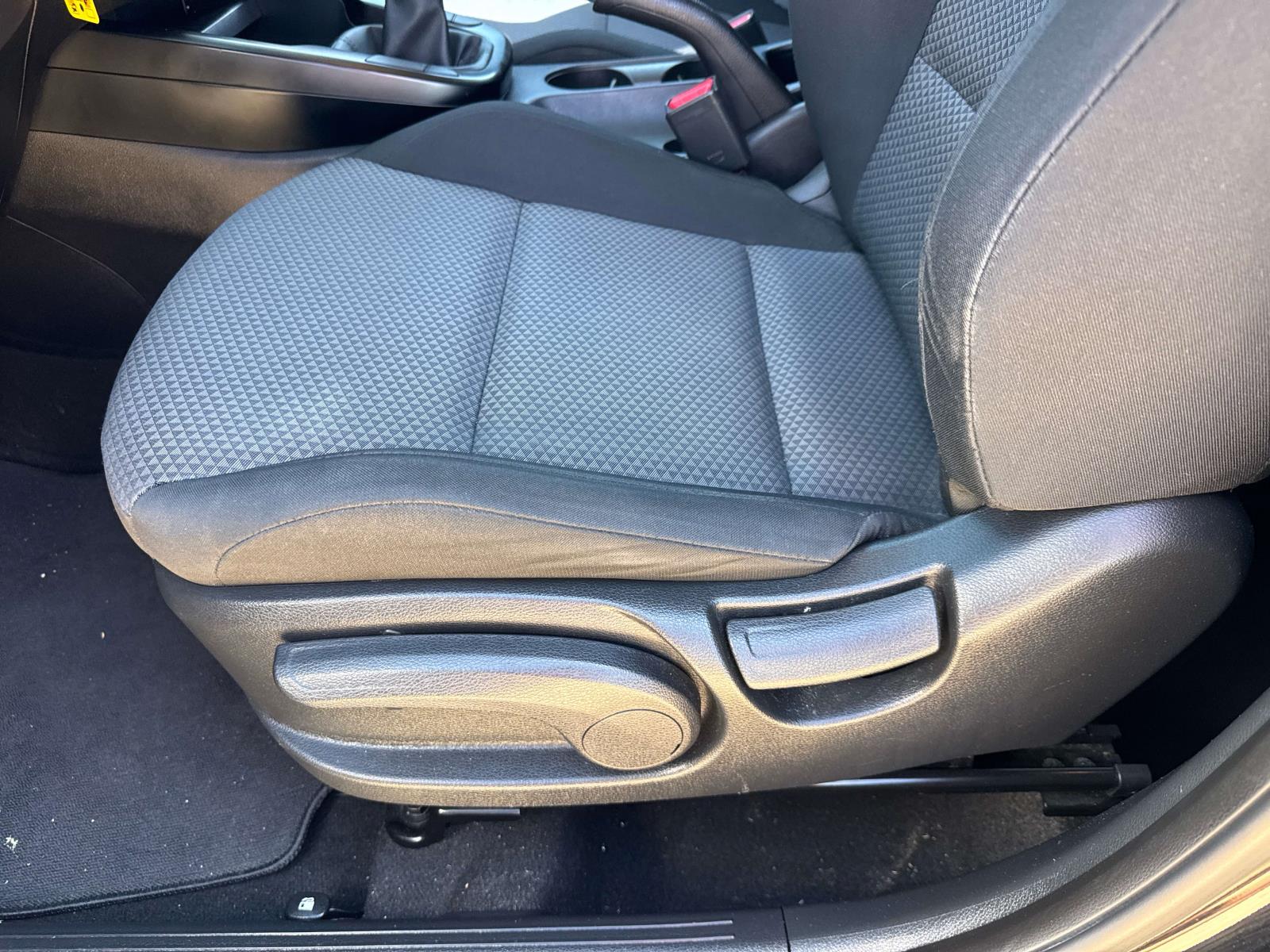 2021 Kia Soul LX - Photo 17