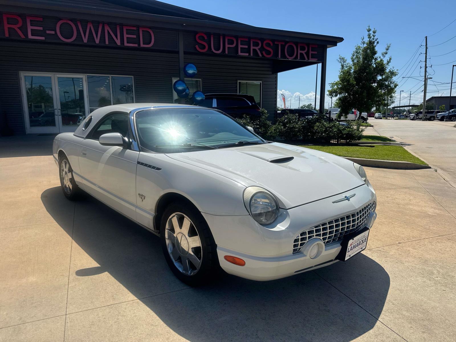 2002 Ford Thunderbird Premium's photo