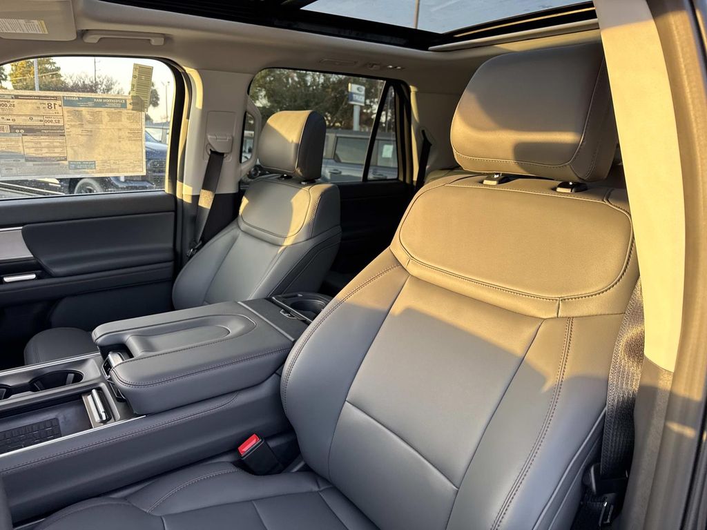 2025 Ford Expedition MAX Active - Photo 7