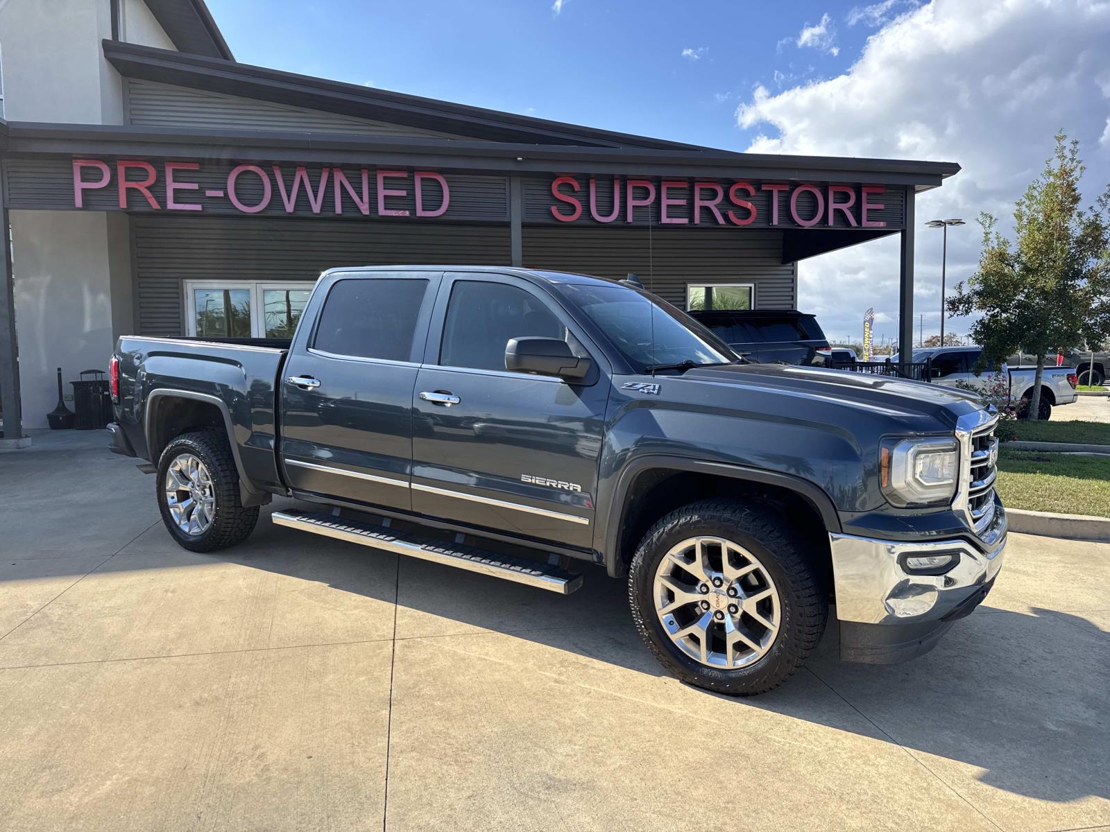 2017 GMC Sierra 1500 SLT's photo