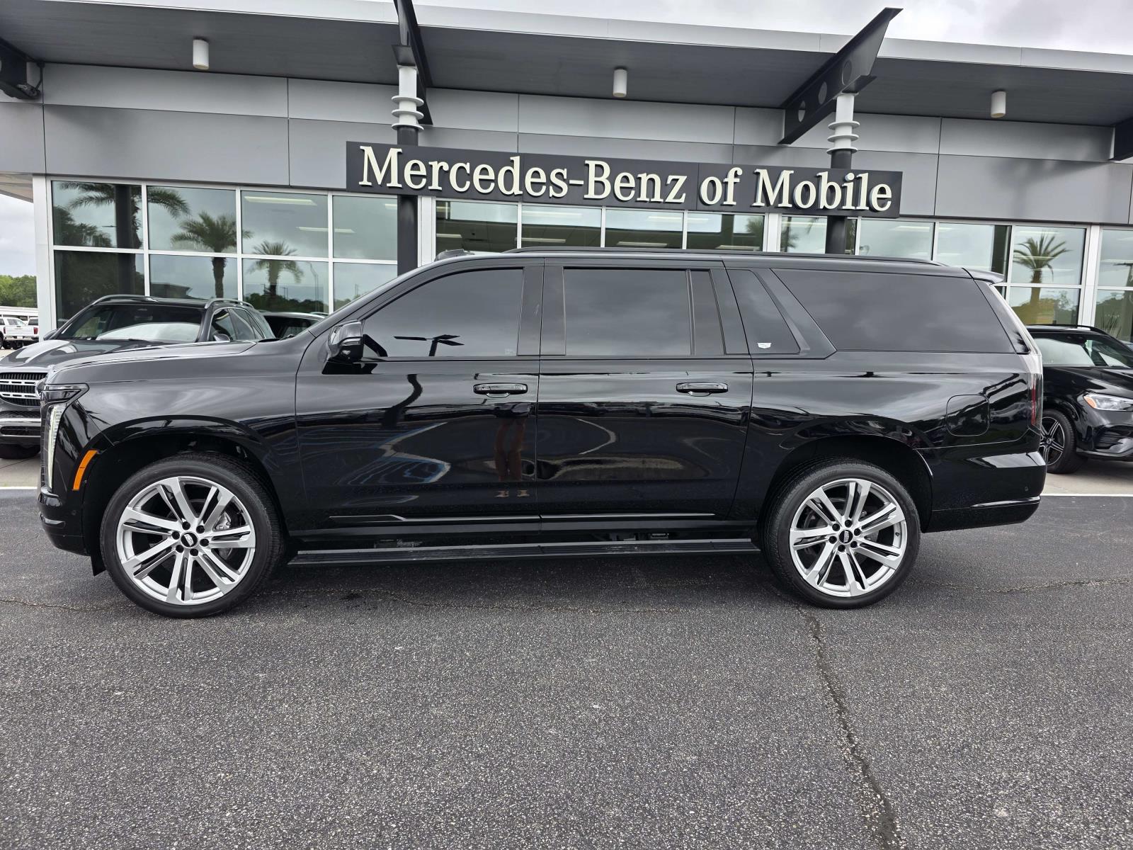 2025 Cadillac Escalade ESV 4WD Premium Luxury's photo