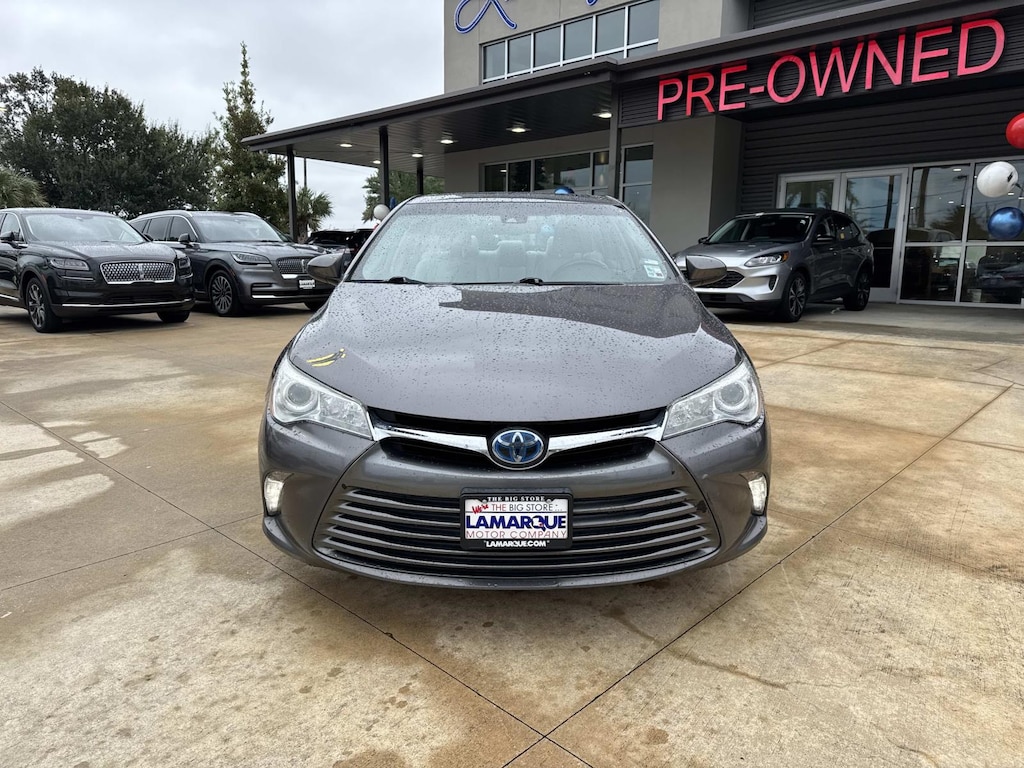 Used 2017 Toyota Camry Hybrid LE CVT (Natl) Car