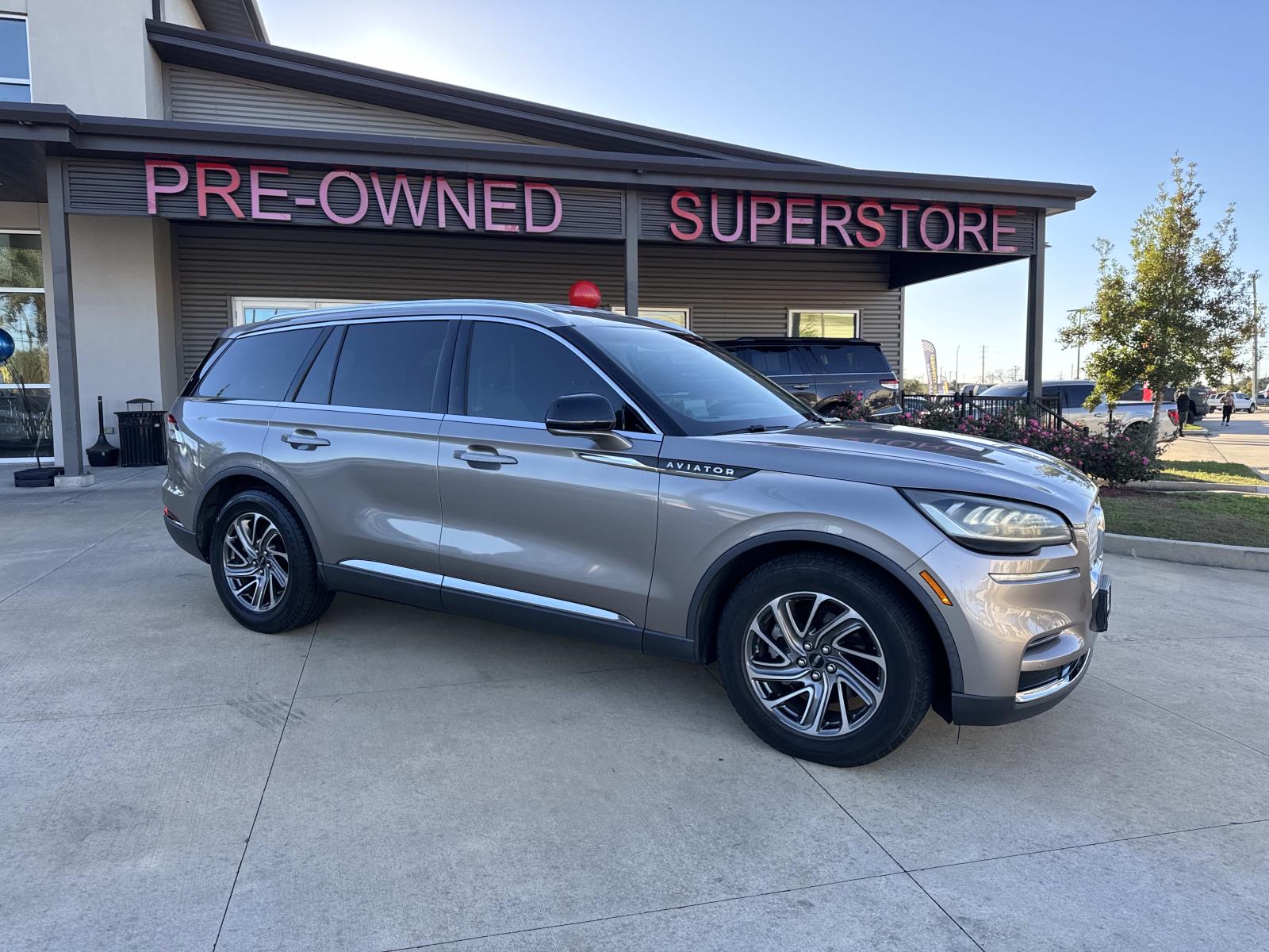 2021 Lincoln Aviator Base's photo