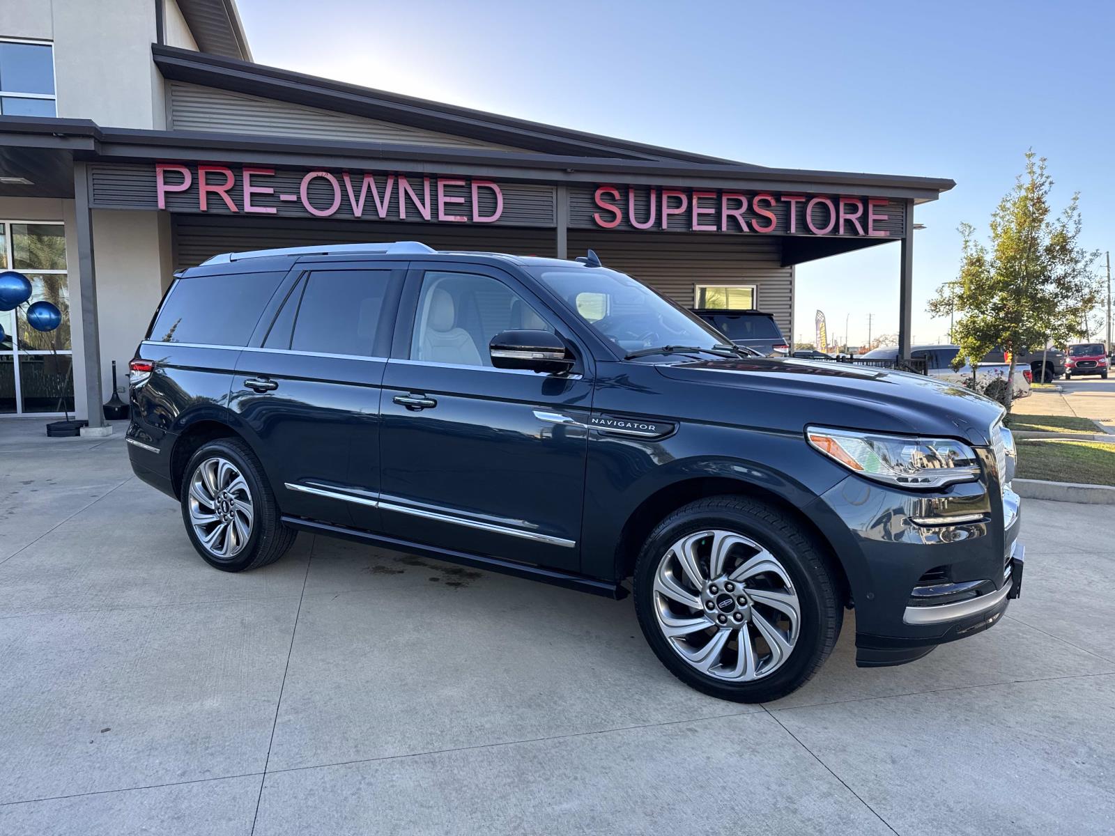 2022 Lincoln Navigator Reserve's photo