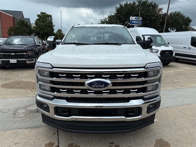 2025 Ford F-250 photo 2