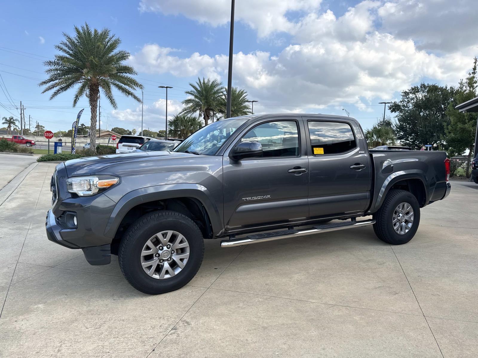 2017 Toyota Tacoma SR5 Double Cab V6 photo 2