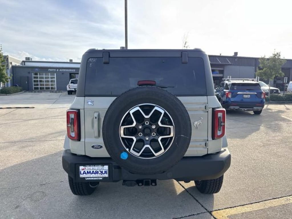 New 2025 Ford Bronco Outer Banks SUV