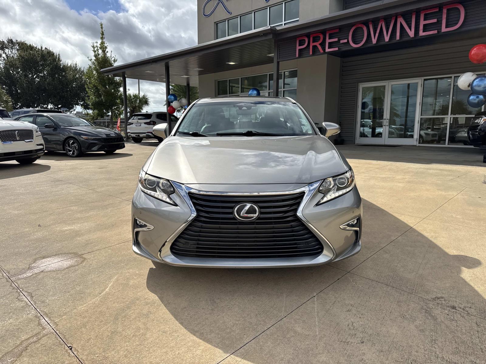 2016 Lexus ES 350 photo 3