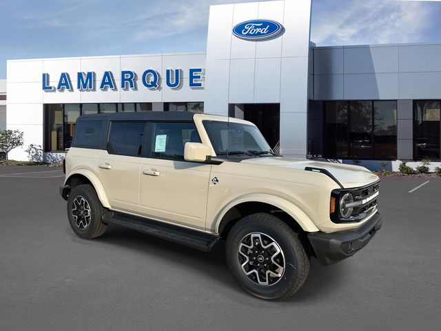 2025 Ford Bronco 4-Door Outer Banks's photo