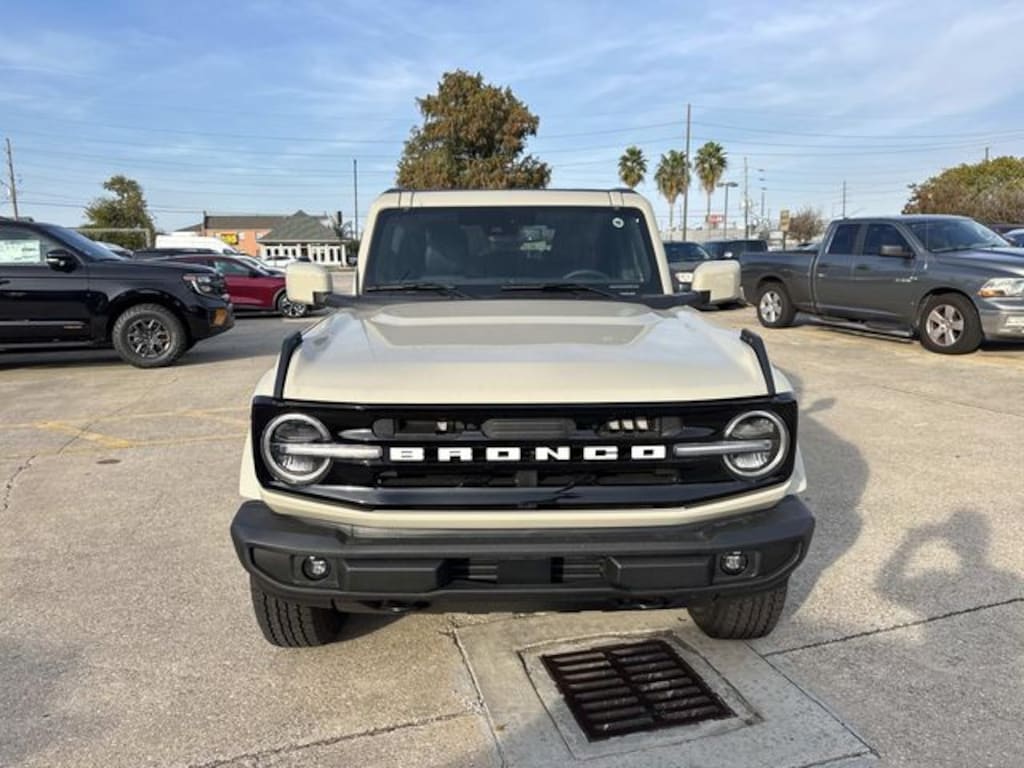 New 2025 Ford Bronco Outer Banks SUV