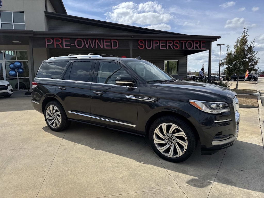 Used 2024 LINCOLN Navigator Premiere 4x4 Sport Utility
