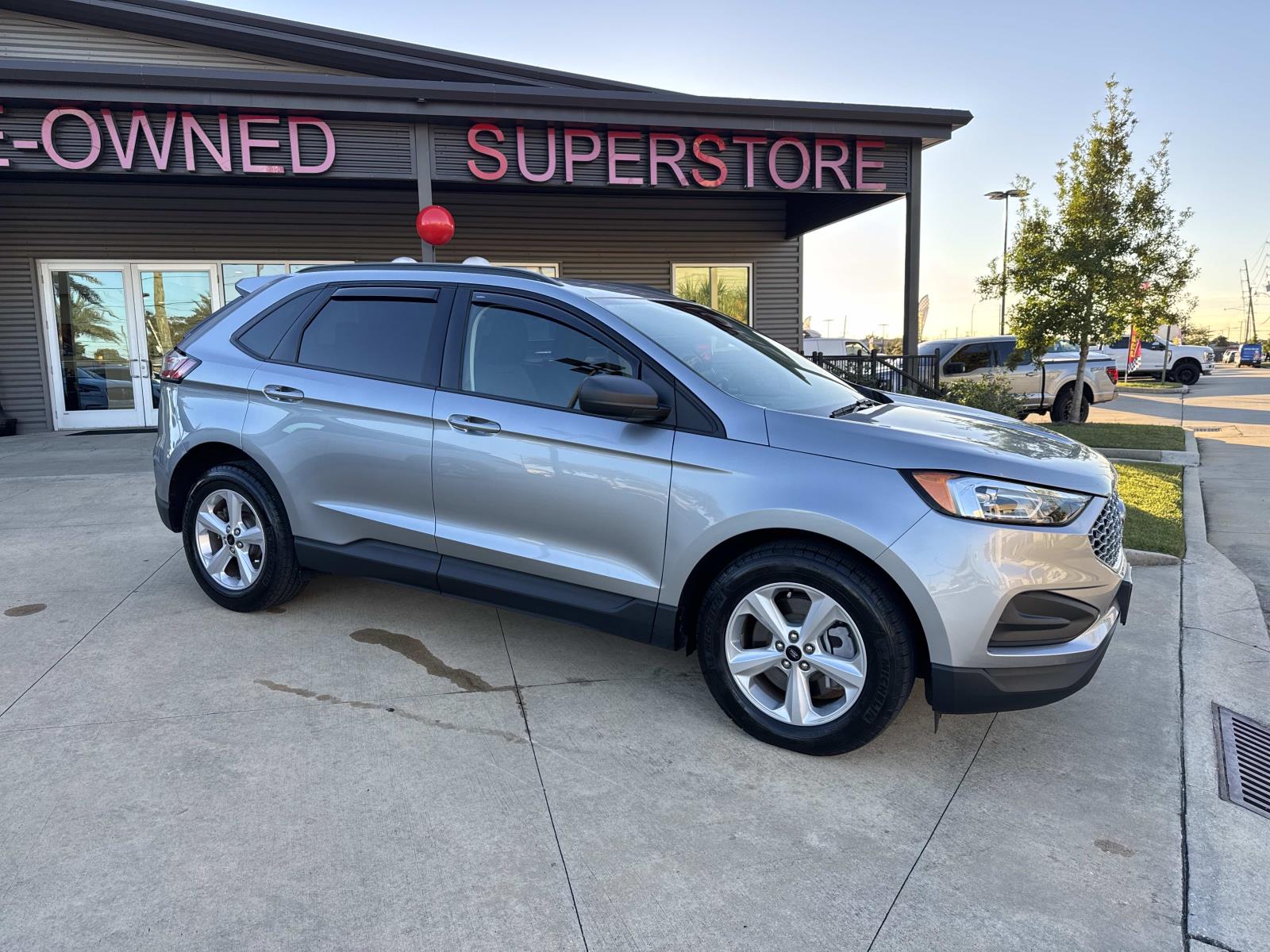 2024 Ford Edge SE's photo