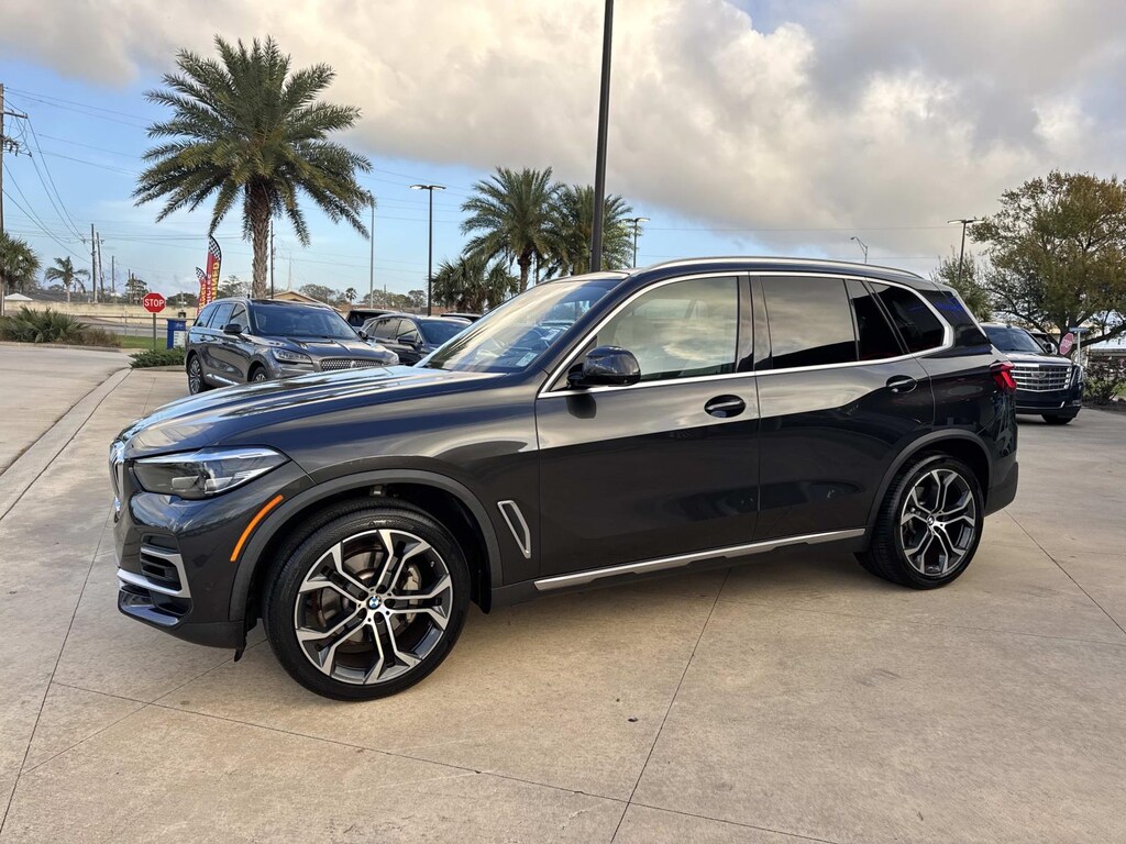 Used 2022 BMW X5 sDrive40i Sports Activity Vehicle Sport Utility
