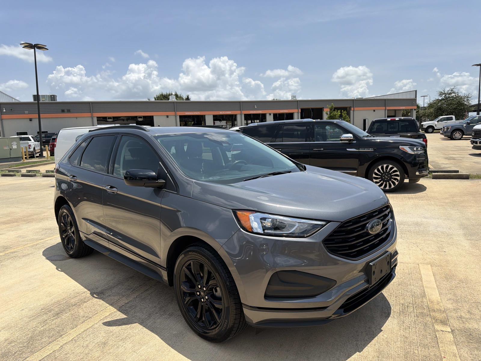2022 Ford Edge SE