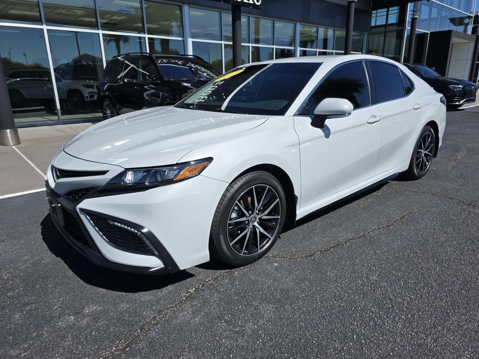 2023 Toyota Camry SE photo 2