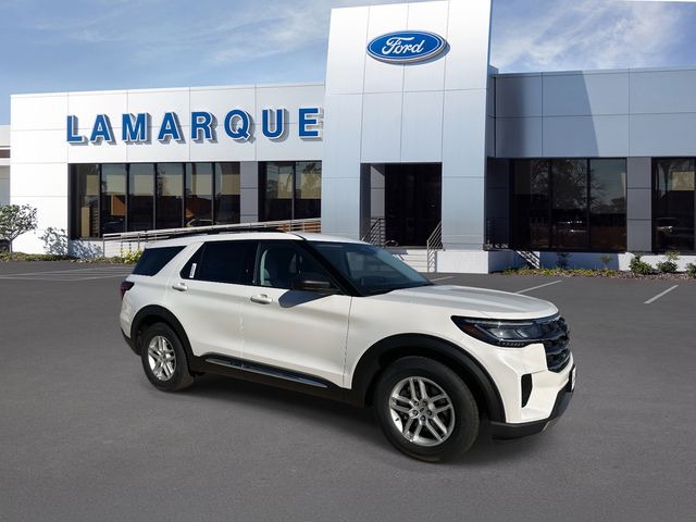 2025 Ford Explorer Active's photo