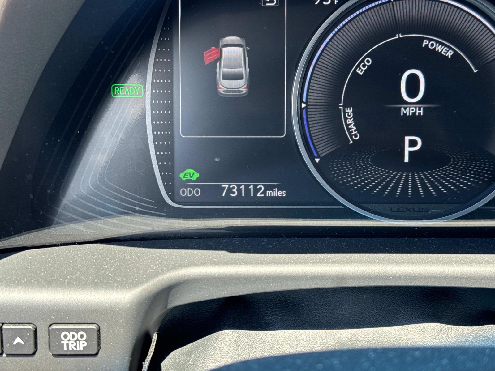 2019 Lexus ES 300h photo 2