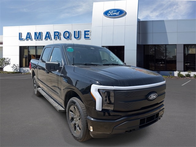 2025 Ford F-150 Lightning Flash's photo