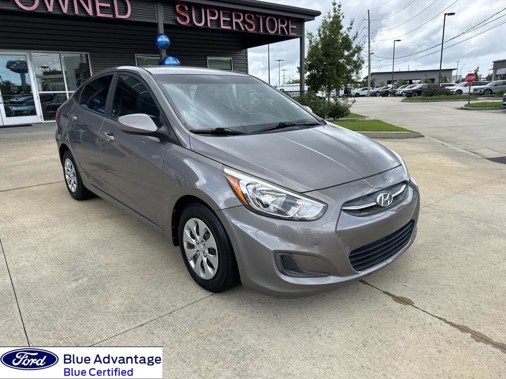 2017 Hyundai Accent SE 4-Door 6-Speed Automatic's photo